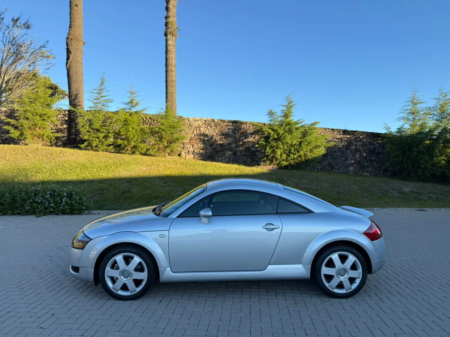 avv-audi-tt-1-8t-venda-818o01h-imagem-010