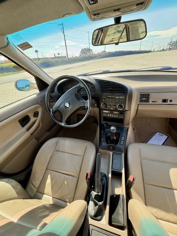 avv-bmw-325i-venda-271d23c-imagem-013