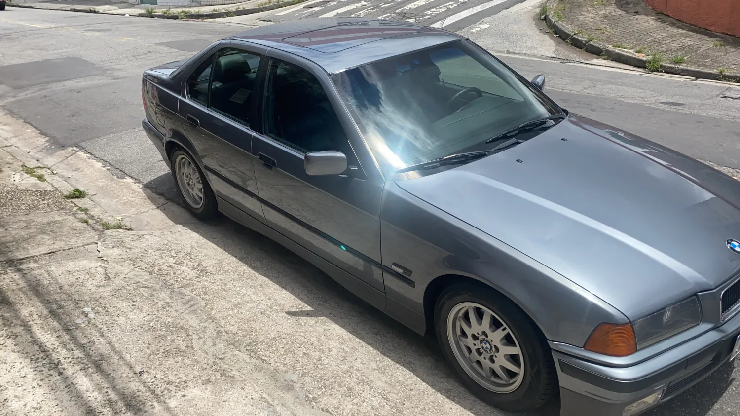 avv-bmw-325i-venda-92cb019-imagem-019