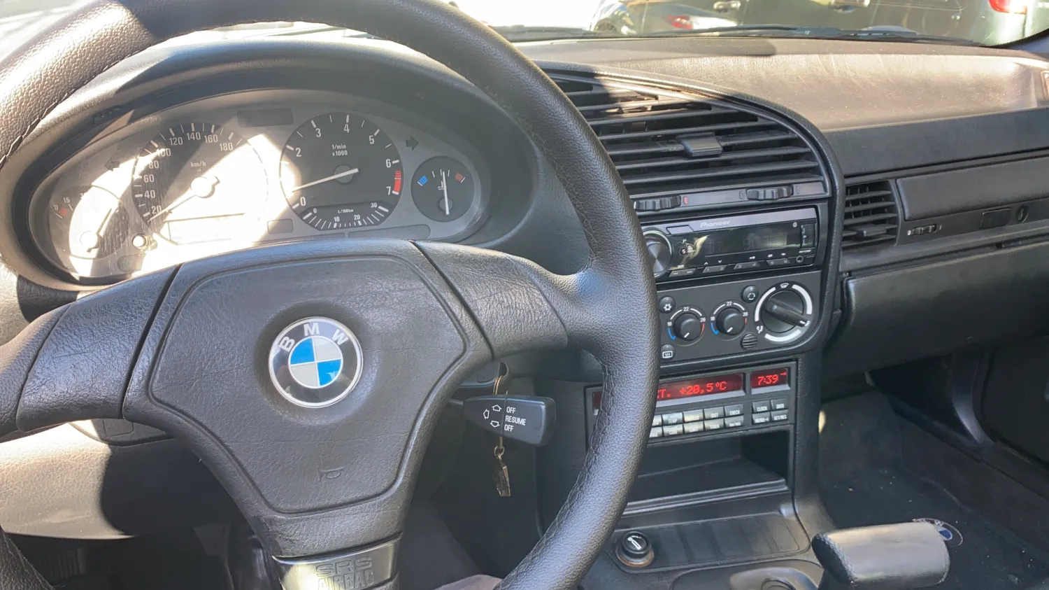avv-bmw-325i-venda-92cb019-imagem-020