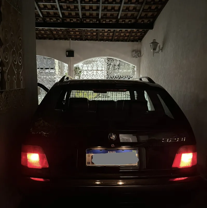 avv-bmw-328i-touring-mec-venda-es4gdut-imagem-023
