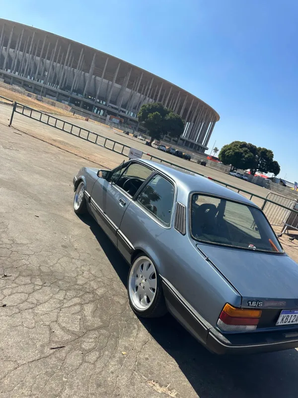 avv-chevrolet-2-doors-sedan-venda-687a5be-imagem-013