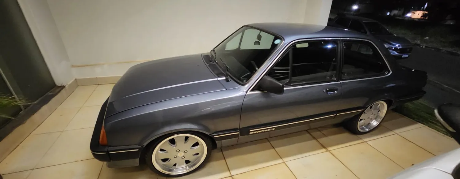 avv-chevrolet-2-doors-sedan-venda-687a5be-imagem-021