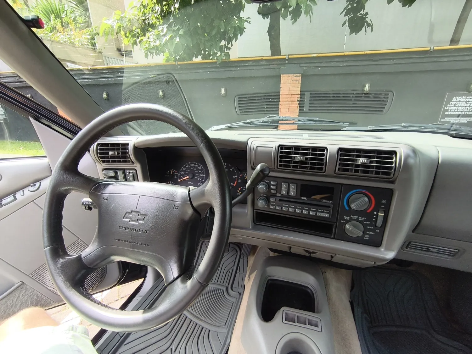 avv-chevrolet-blazer-venda-61f3f3a-imagem-007
