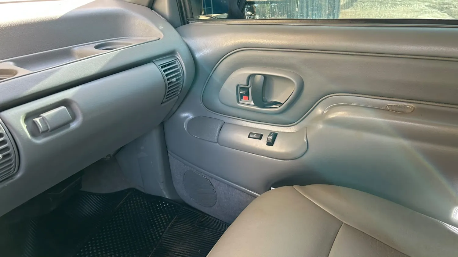 avv-chevrolet-silverado-venda-1e4206a-imagem-003