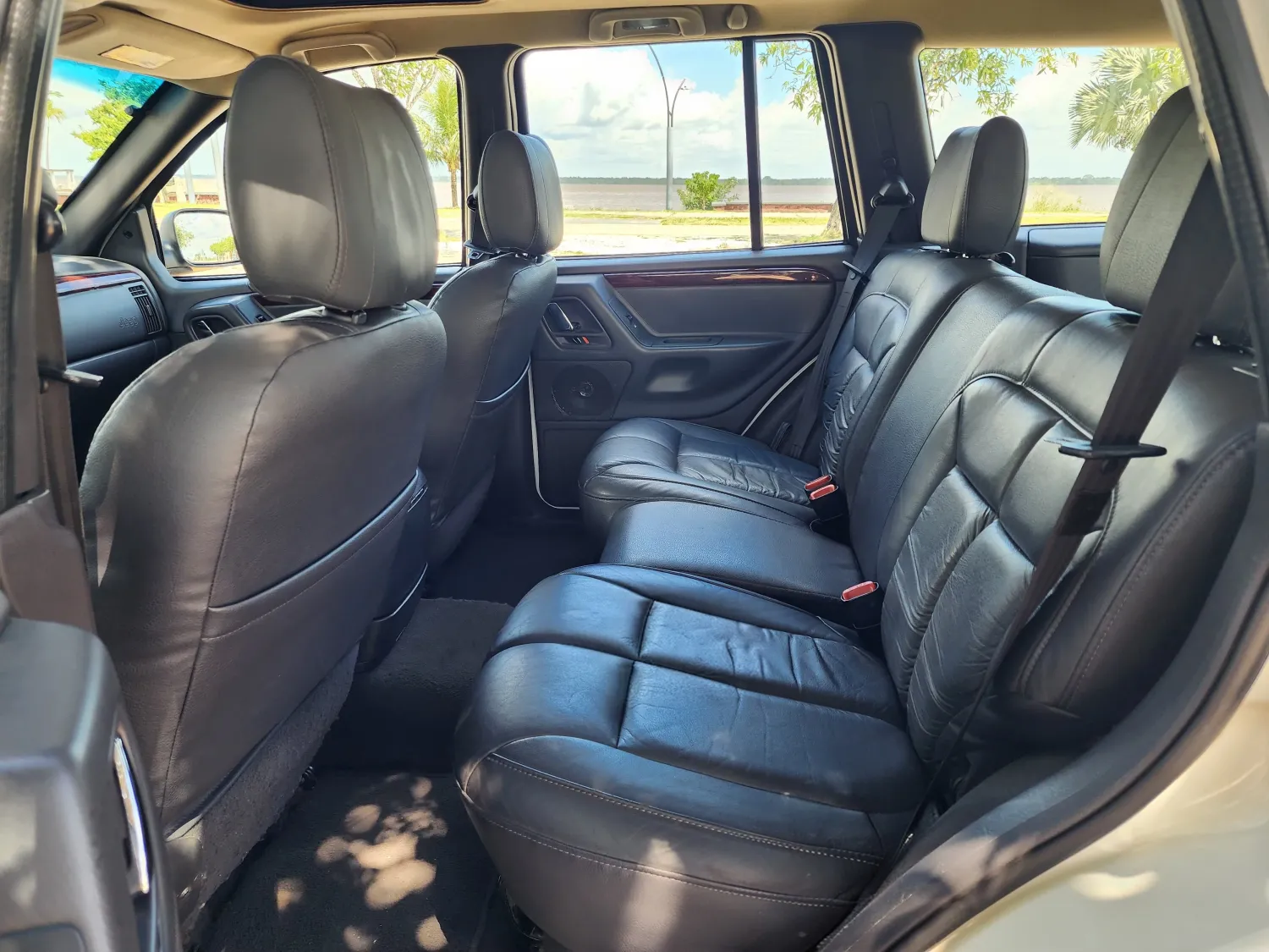 avv-jeep-cherokee-venda-a13856c-imagem-012
