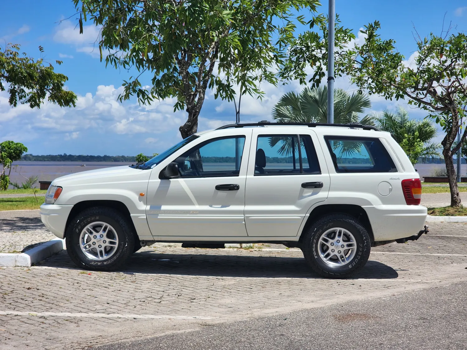 avv-jeep-cherokee-venda-a13856c-imagem-017