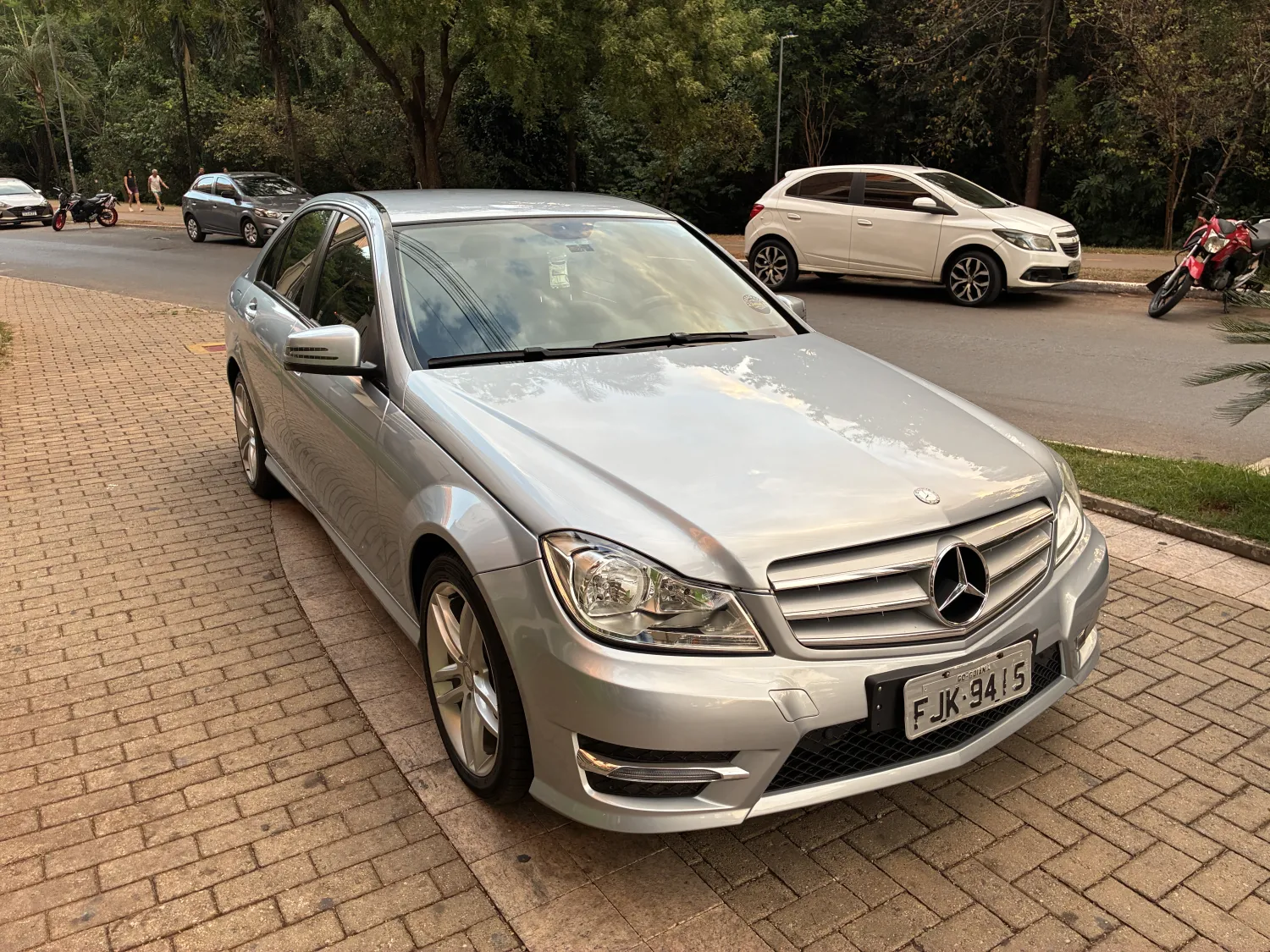 avv-mercedes-benz-c180-venda-92b411b-imagem-004