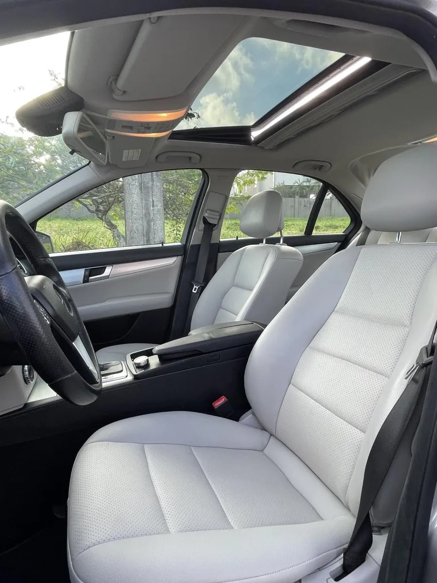 avv-mercedes-benz-c200venda-355c1d6-imagem-004