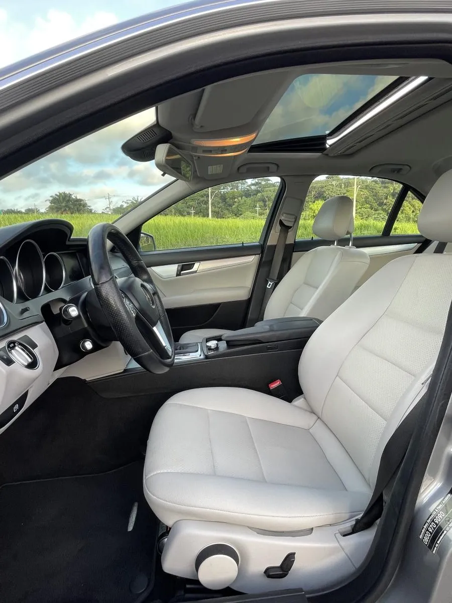 avv-mercedes-benz-c200venda-355c1d6-imagem-012
