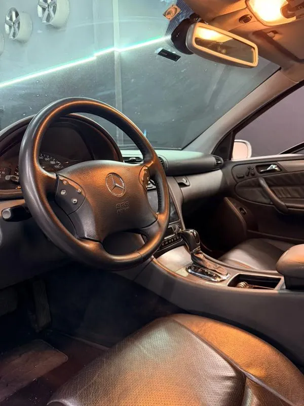 avv-mercedes-benz-c320-touring-venda-1iv9ib6-imagem-008
