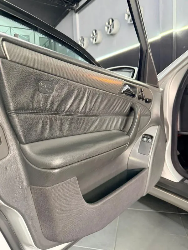 avv-mercedes-benz-c320-touring-venda-1iv9ib6-imagem-009