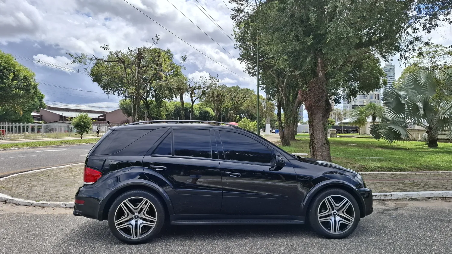 avv-mercedes-benz-ml-63-amg-venda-622acea-imagem-002