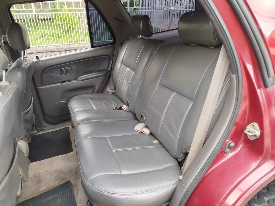 avv-toyota-hilux-sw4-interculada-venda-tgfh2vx-imagem-008