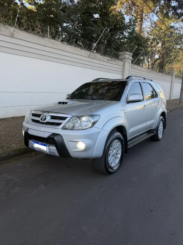 avv-toyota-hilux-sw4-venda-fa9375e-imagem-003