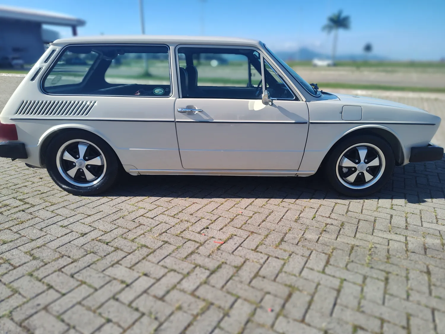 avv-volkswagen-brasilia-venda-f31583c-imagem-001