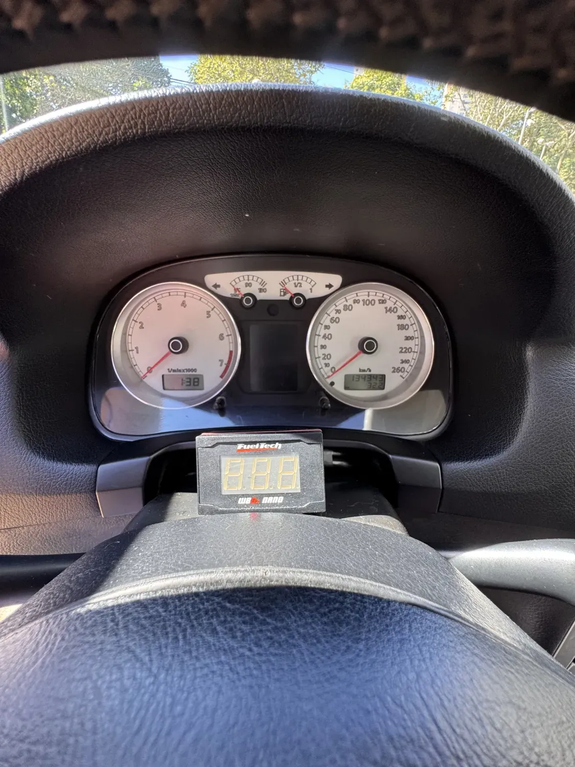 avv-volkswagen-golf-venda-aeeeb1e-imagem-019