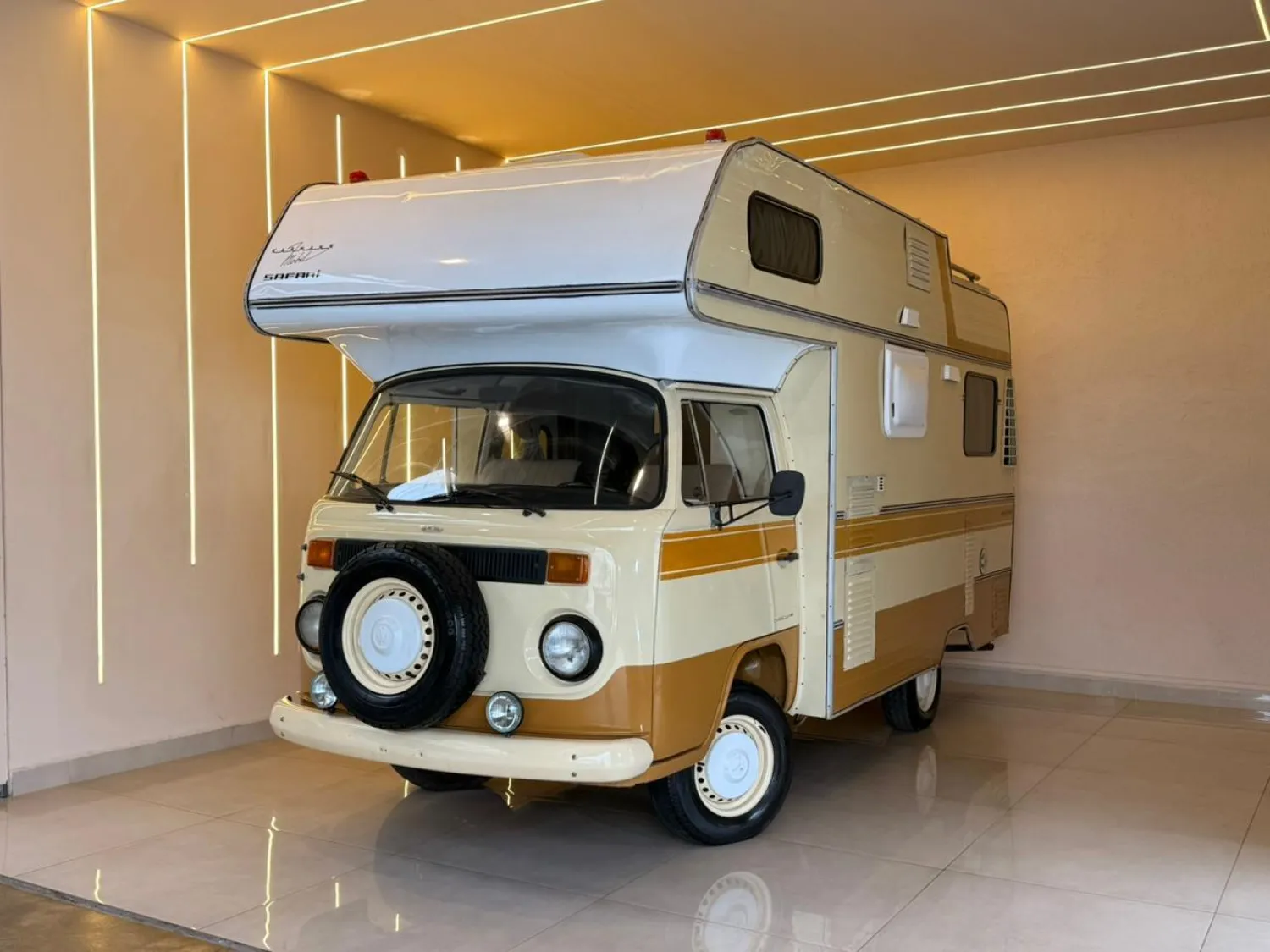 avv-volkswagen-kombi-safari-karmannghia-venda-2fu4g16-imagem-001