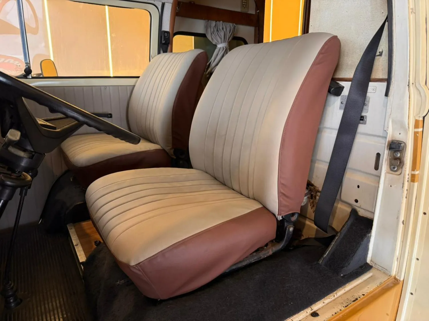 avv-volkswagen-kombi-safari-karmannghia-venda-2fu4g16-imagem-013