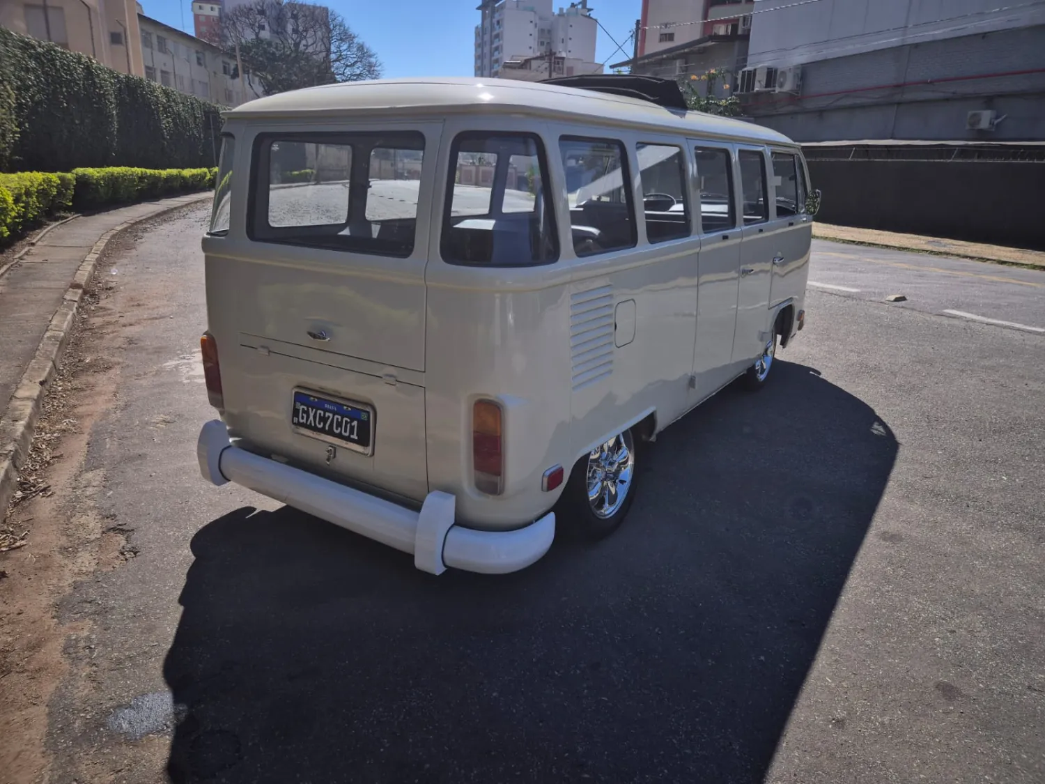 avv-volkswagen-kombi-venda-2bc4db2-imagem-004