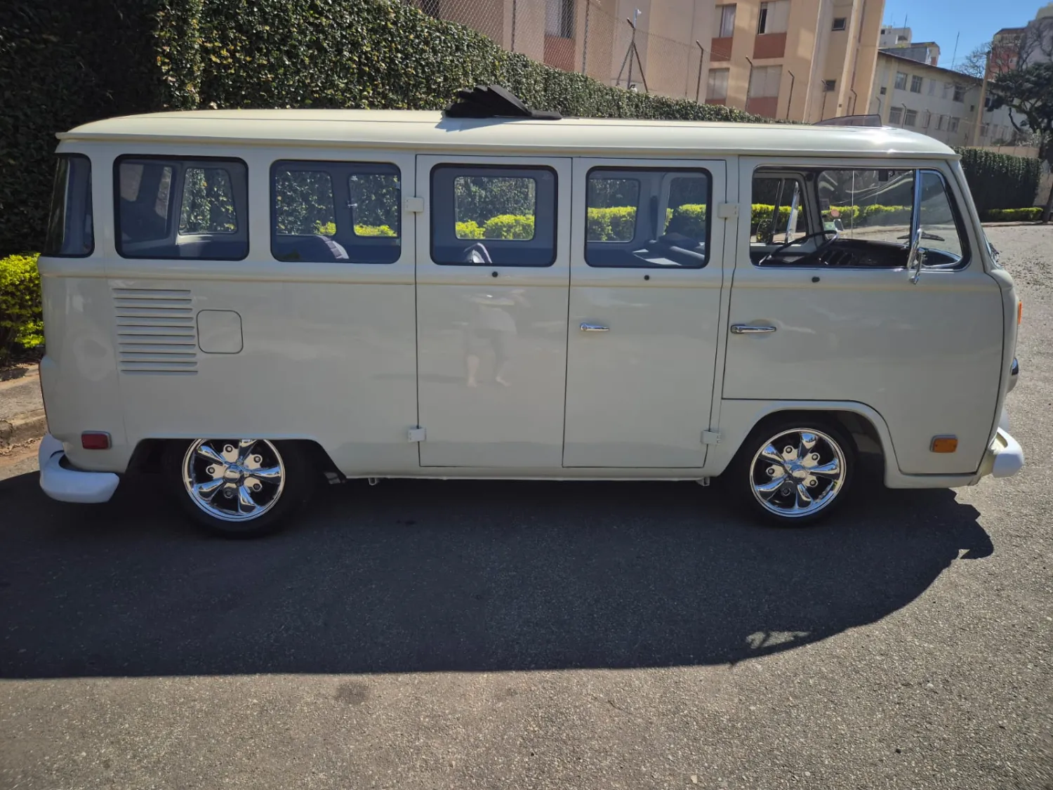 avv-volkswagen-kombi-venda-2bc4db2-imagem-006