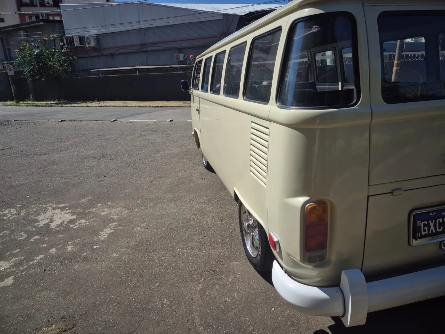 avv-volkswagen-kombi-venda-2bc4db2-imagem-008