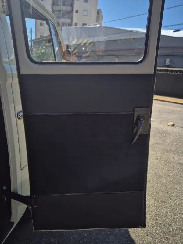 avv-volkswagen-kombi-venda-2bc4db2-imagem-042
