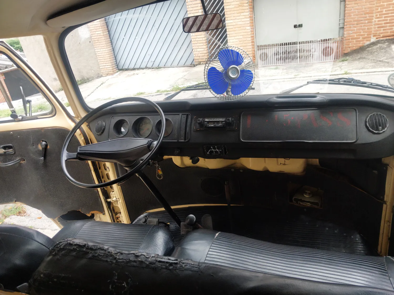 avv-volkswagen-kombi-venda-3593567-imagem-014