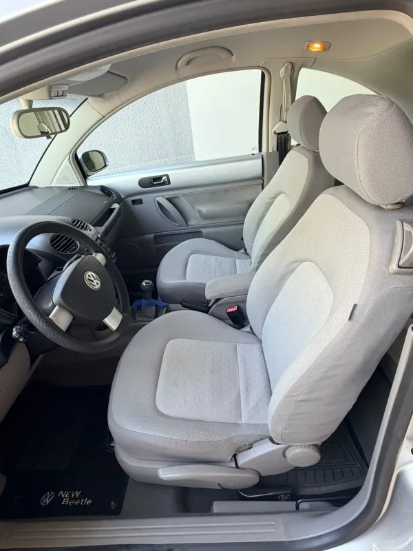 avv-volkswagen-new-beetle-venda-2d915c1-imagem-014
