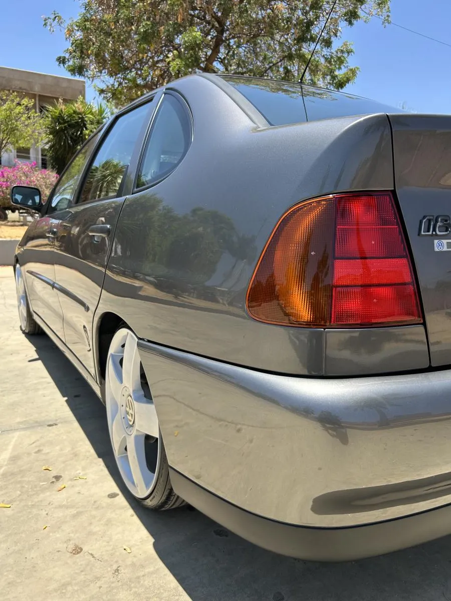 avv-volkswagen-polo-1-8-mi-ap-classic-venda-di719ls-imagem-011
