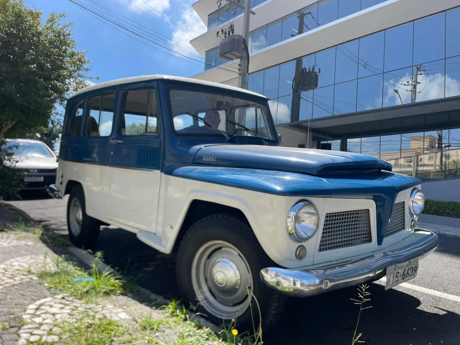 avv-willys-rural-luxo-venda-73m5kbd-imagem-002
